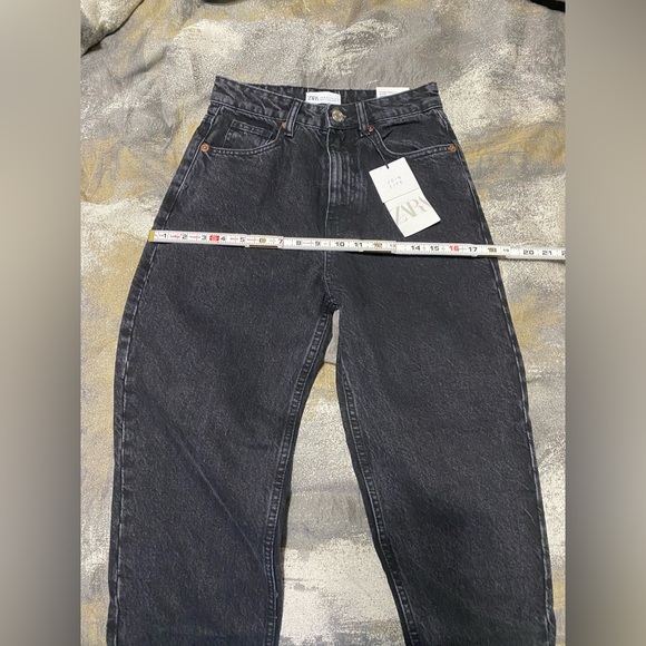 ZARA Classic Fit Mom Jeans - Picture 5 of 6